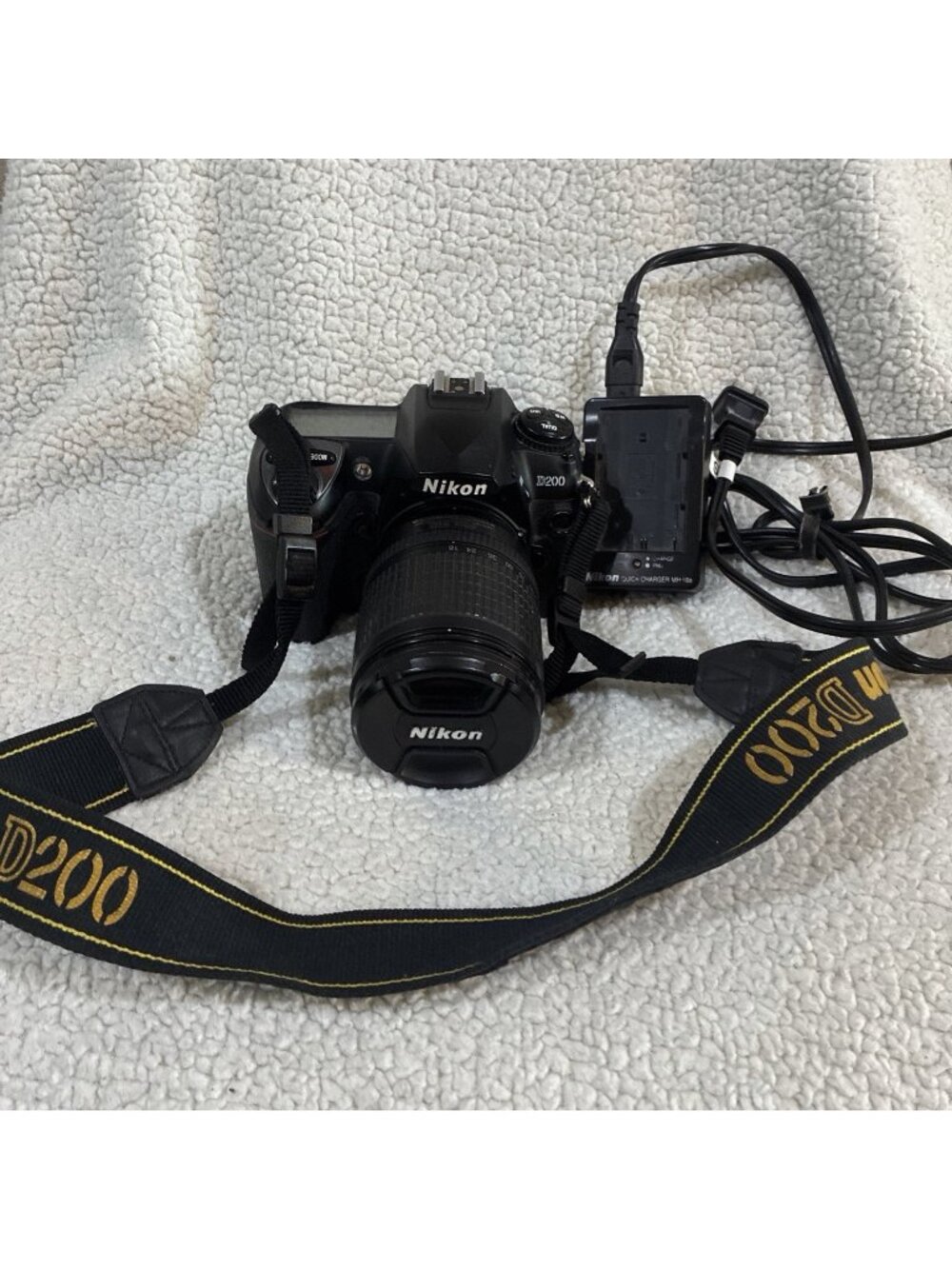 Nikon D200 10.2 MP Digital SLR Camera - Black  With Nikon AF-S 67mm